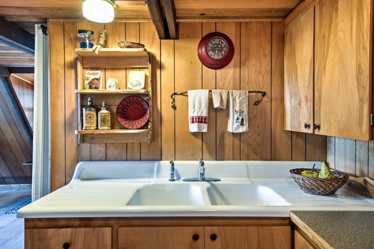 Serene Washington Escape With Deck And Mountain Views! Packwood Bagian luar foto