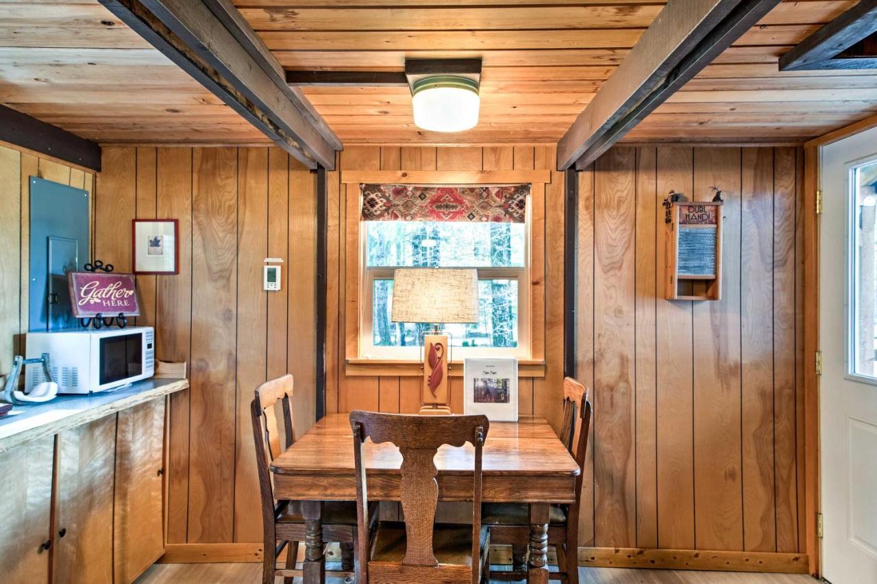 Serene Washington Escape With Deck And Mountain Views! Packwood Bagian luar foto